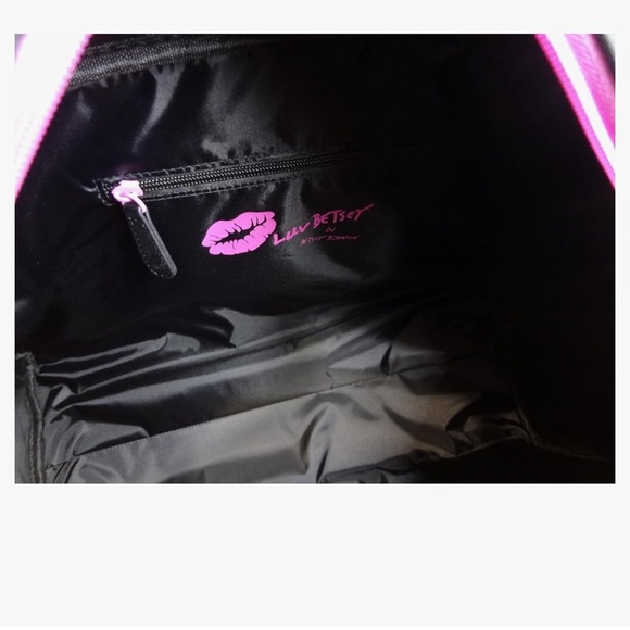 🩷🖤NWT-Betsey Johnson Luv Betsey LBKRUSH
Weekender🩷🖤 - Picture 5 of 14